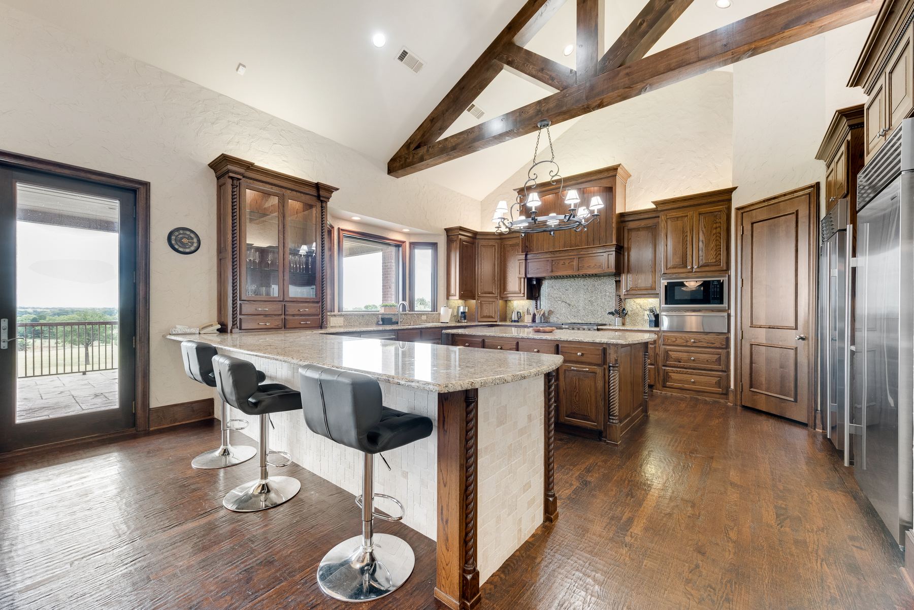 Full working kitchen